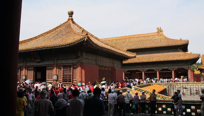 Forbidden_City_17.jpg - The forbidden city. As always. Many many people...