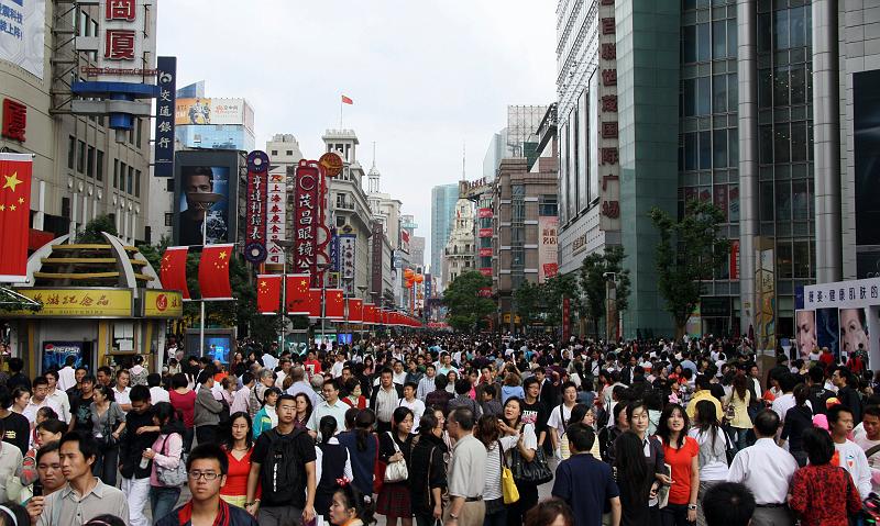 Street_People_Masses_2.jpg - Masses... Masses of people in the street...